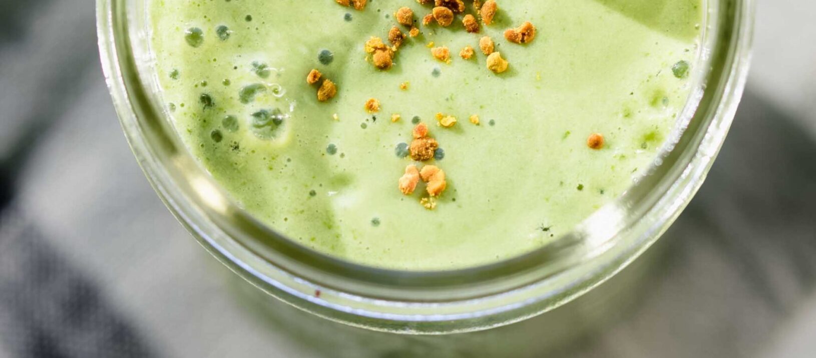 Creamy Coconut and Spirulina Green Smoothie